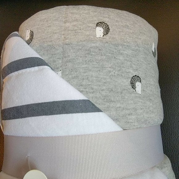 Gray Reversible Jersey Knit Blanket with stripes and hedgehogs - Picture 2 of 5